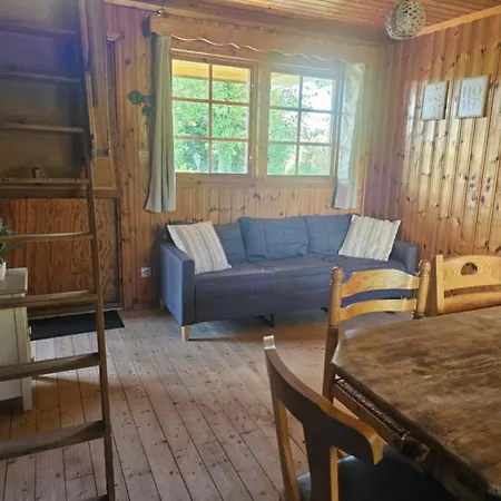 Les Petites De Chalet